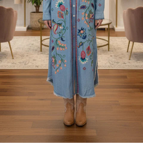 WOVEN DENIM BUTTON FRONT 3/4 SLEEVE DRESS W/ EMBROIDERY