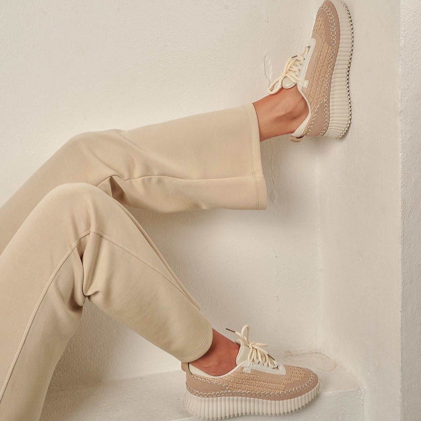 Adventure Beige Sneaker