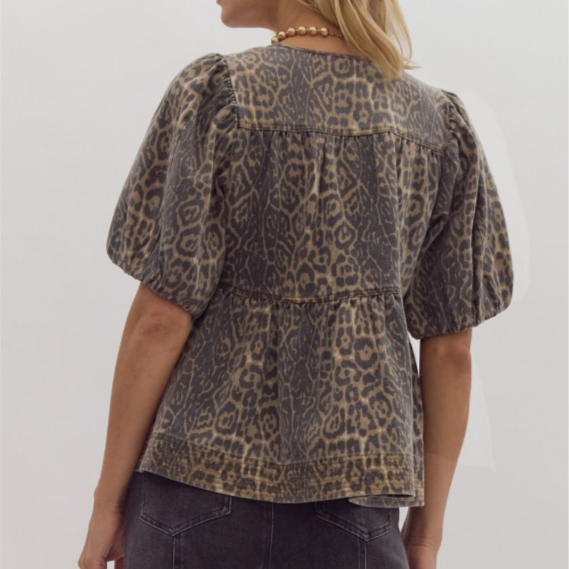 Leopard short puff sleeve pullover babydoll top.