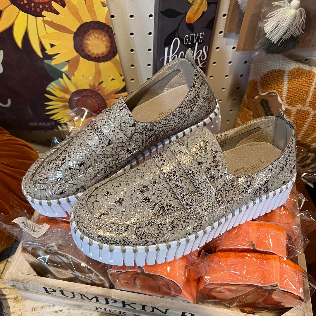 The Original Iconic Tulip Shoe By ILSE JACOBSEN Slip on – The