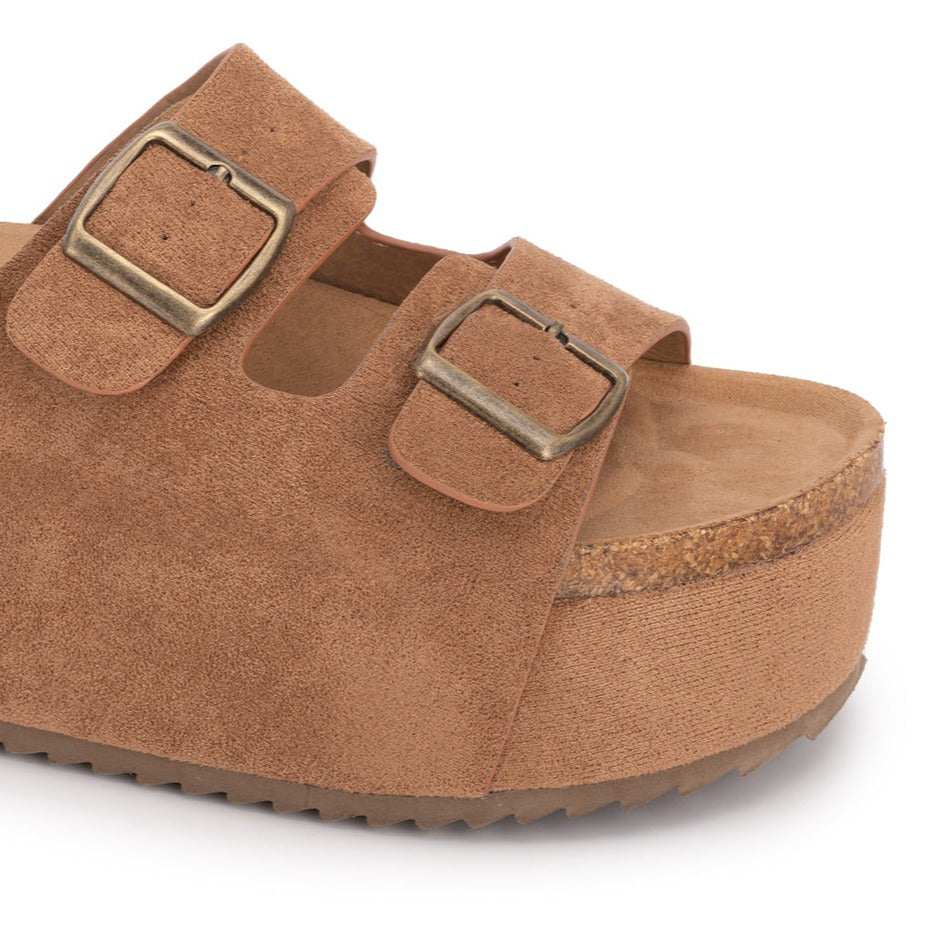 WANNABE Platform Double Buckle Cognac Sandal