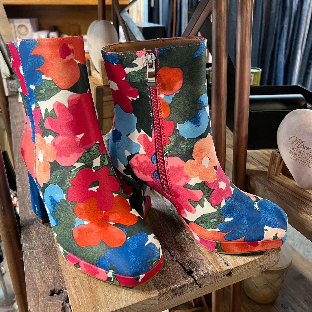 Flower Bootie...CUTEST BOOTIE EVER!!!