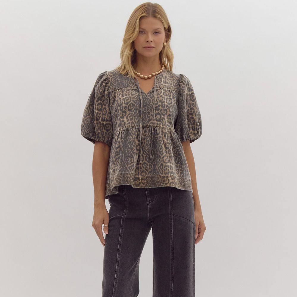 Leopard short puff sleeve pullover babydoll top.
