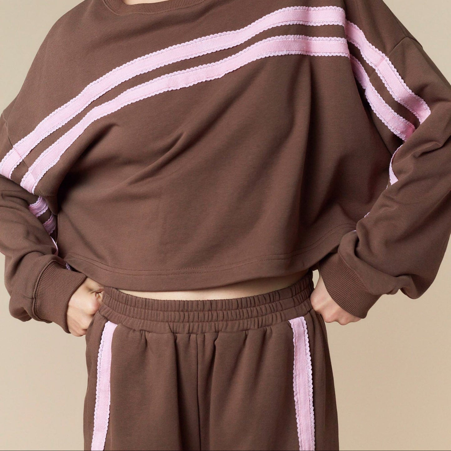 Lace Trim Detail Cropped Sweatshirt And Pant Set