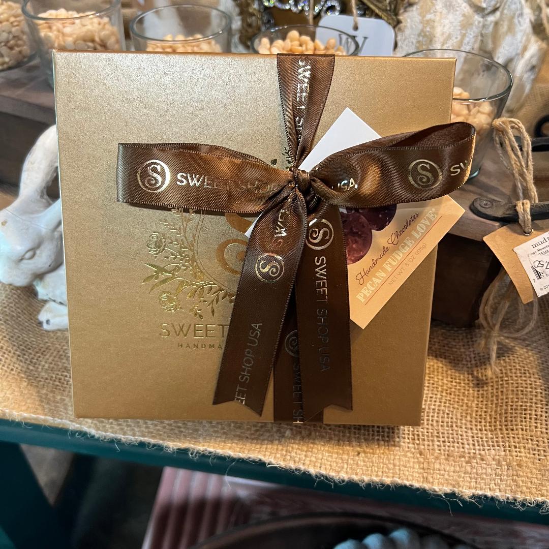 Signature Edition Milk & Dark Nutty Fudge Love 8pc.