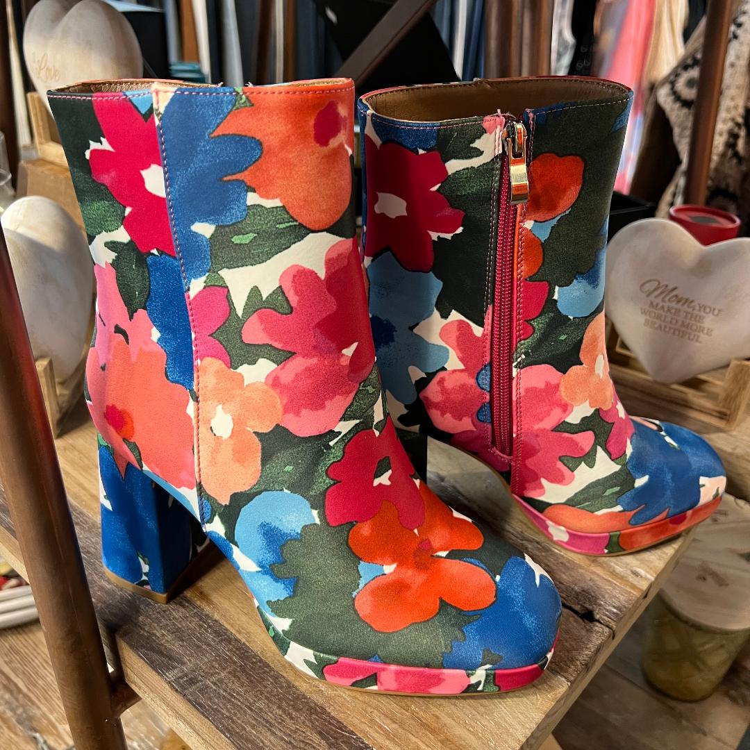 Flower Bootie...CUTEST BOOTIE EVER!!!