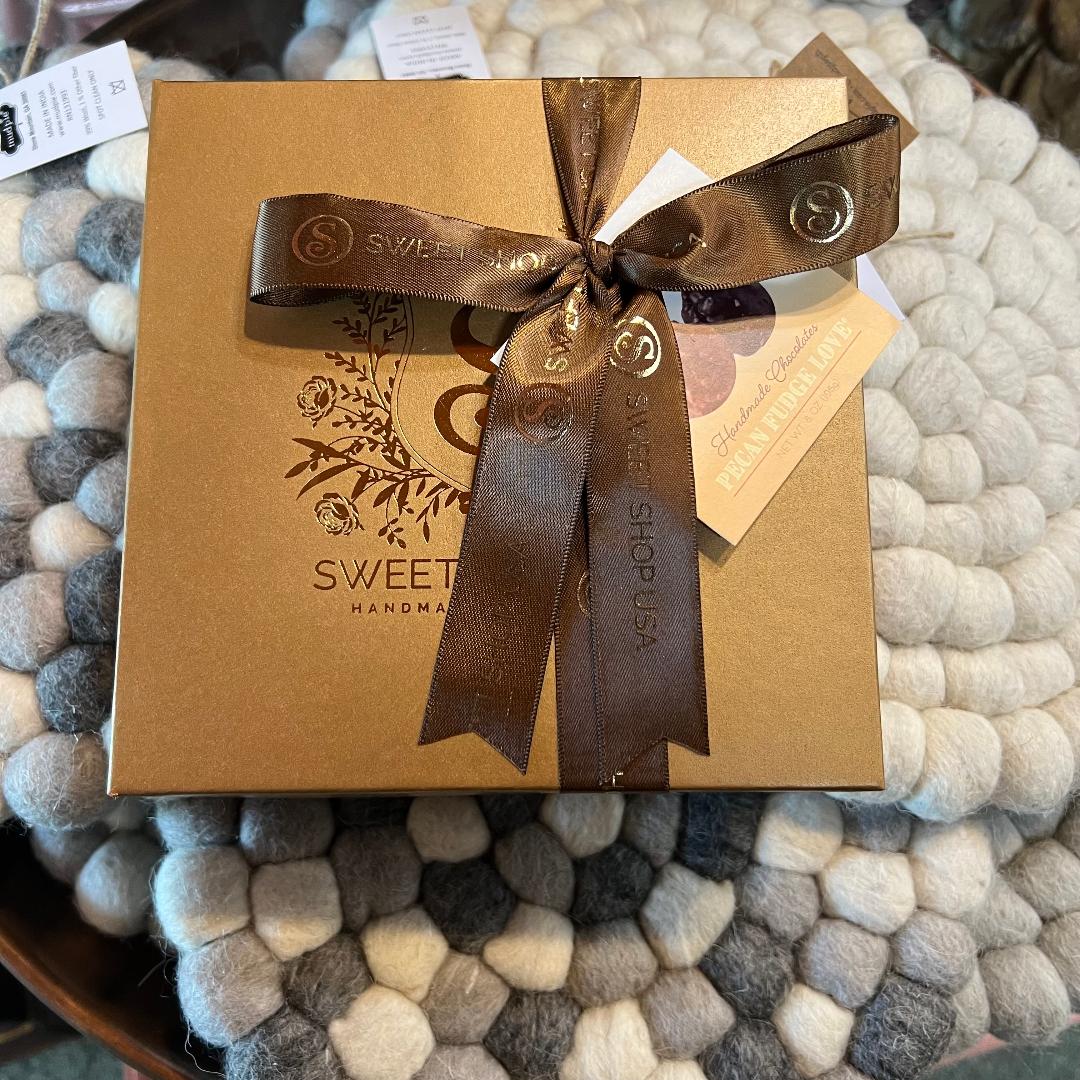 Signature Edition Milk & Dark Nutty Fudge Love 8pc.