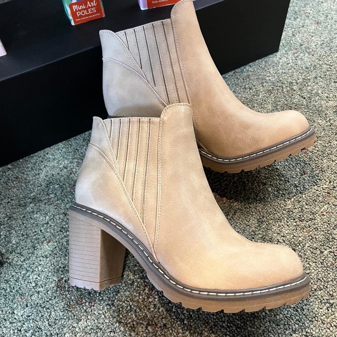 Pecan Pie Ivory Smooth Bootie