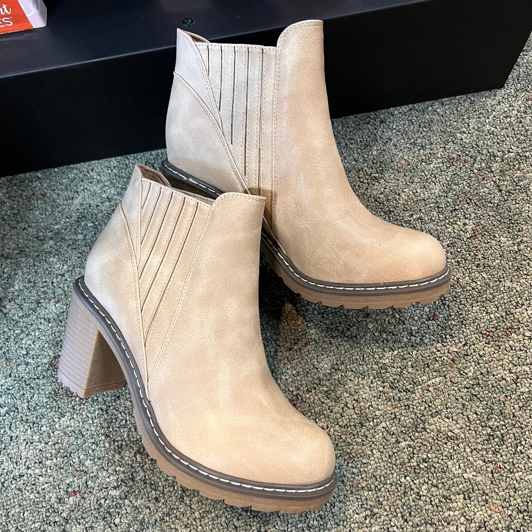 Pecan Pie Ivory Smooth Bootie