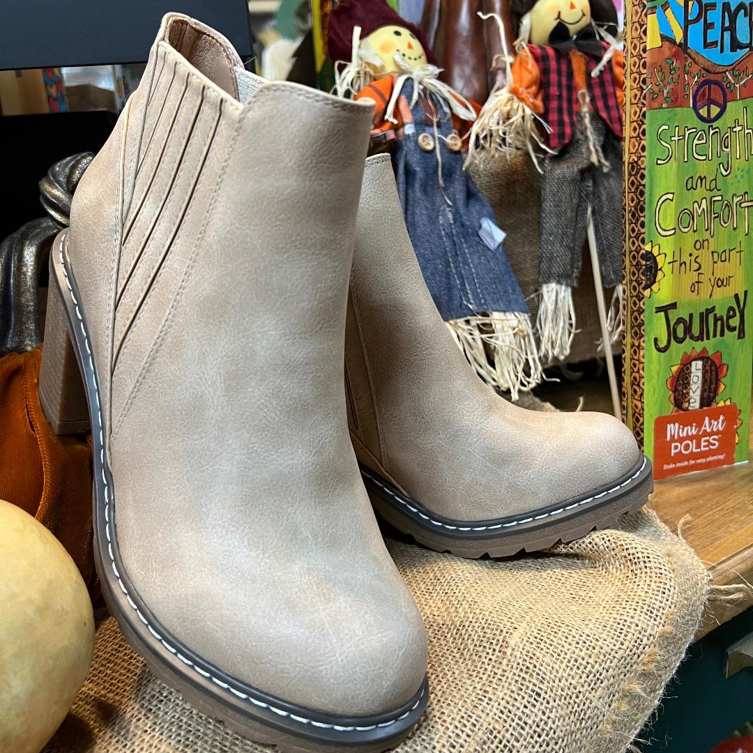 Pecan Pie Ivory Smooth Bootie