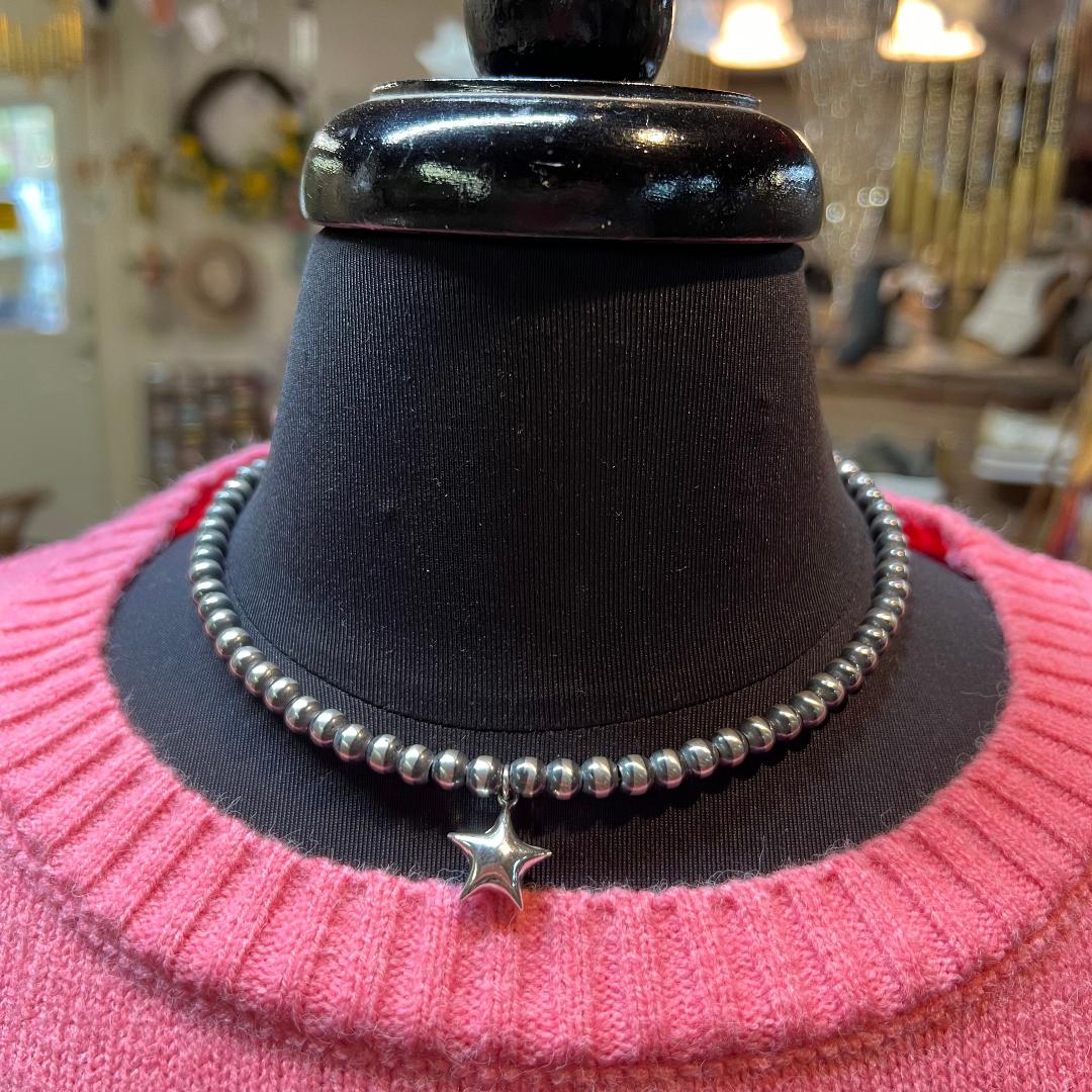 Navajo Pearl 16-inch with Star Pendant Necklace