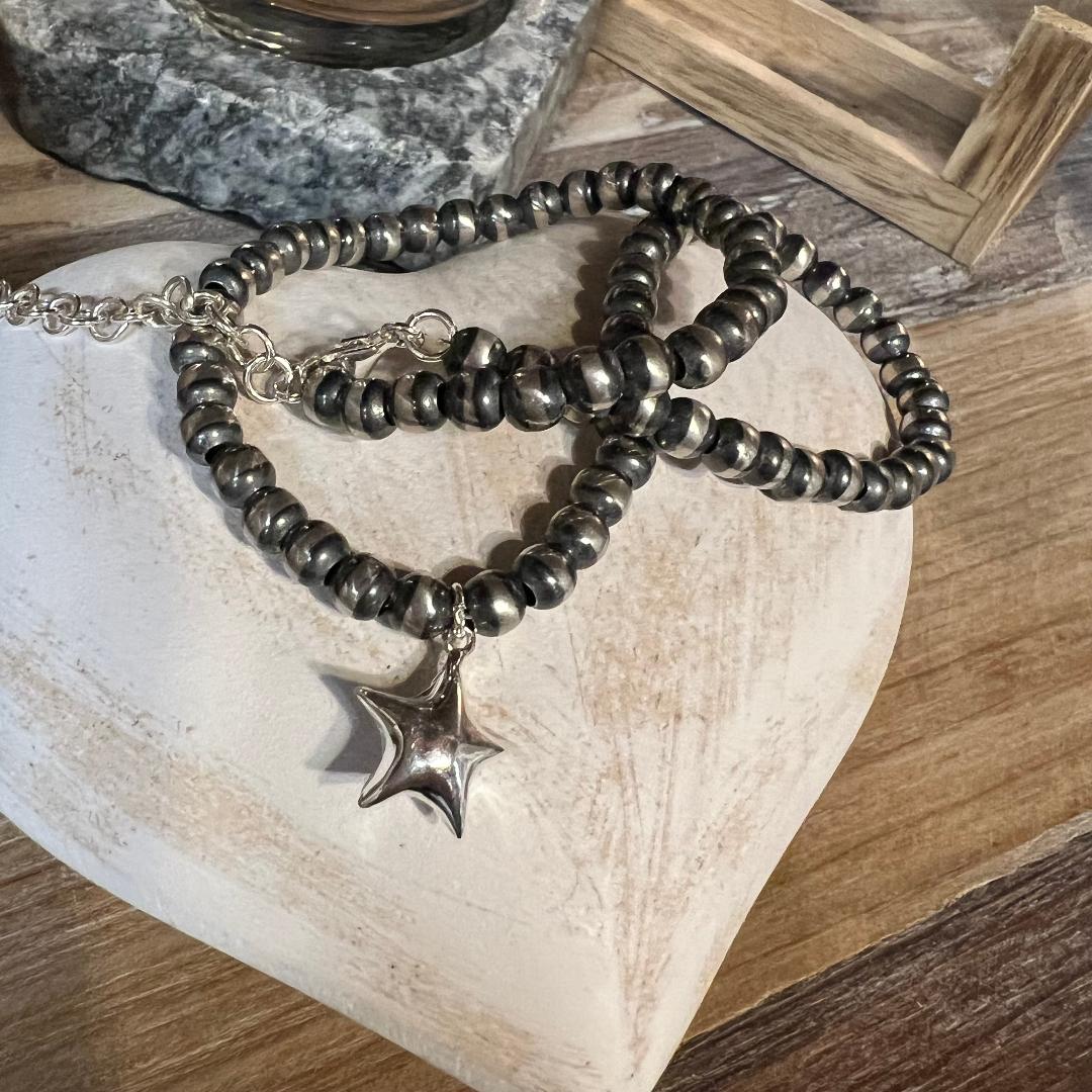 Navajo Pearl 16-inch with Star Pendant Necklace
