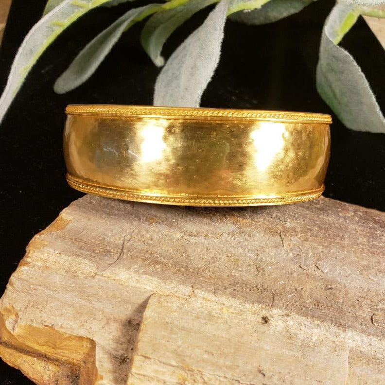 Cassis Statement Hinge Bangle Gold