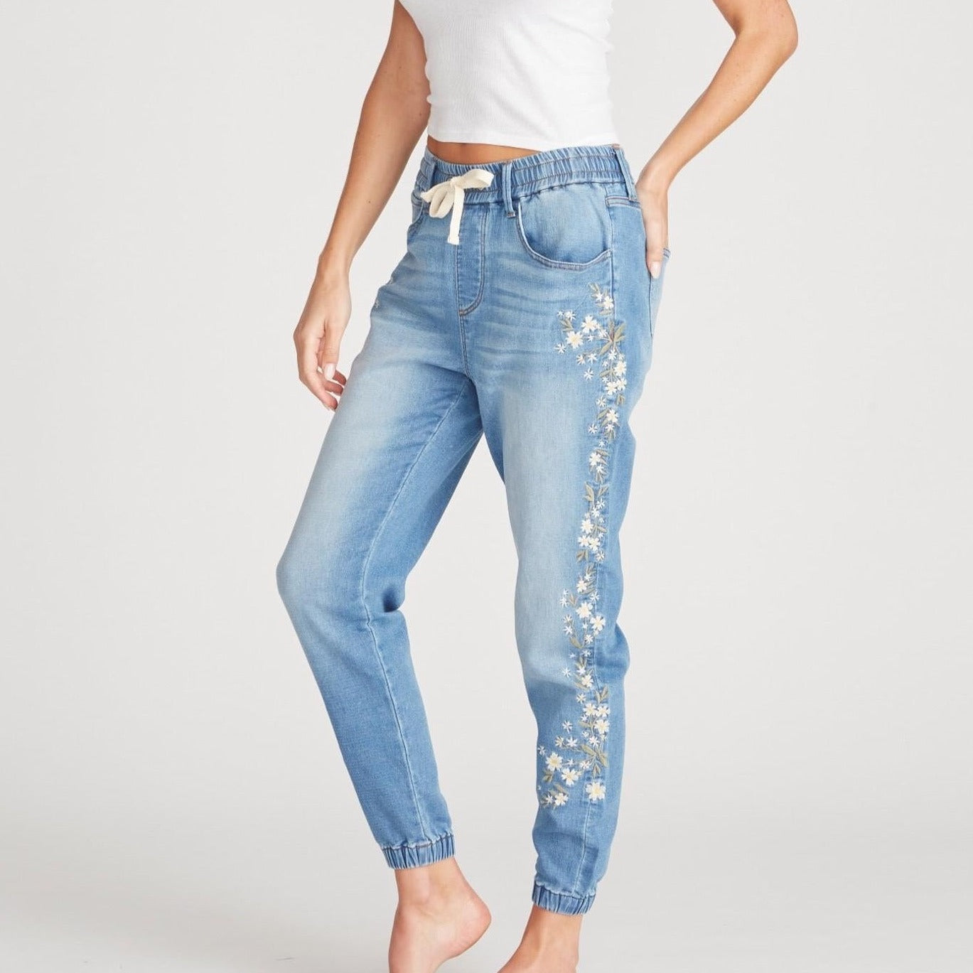 Driftwood Jogger In Innocence Denim