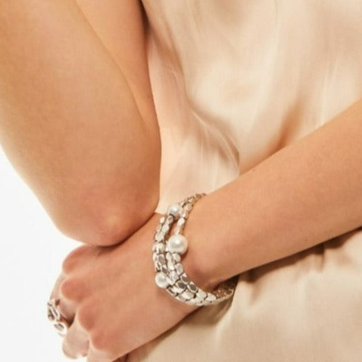 End Pearl Bracelet by UNOde50