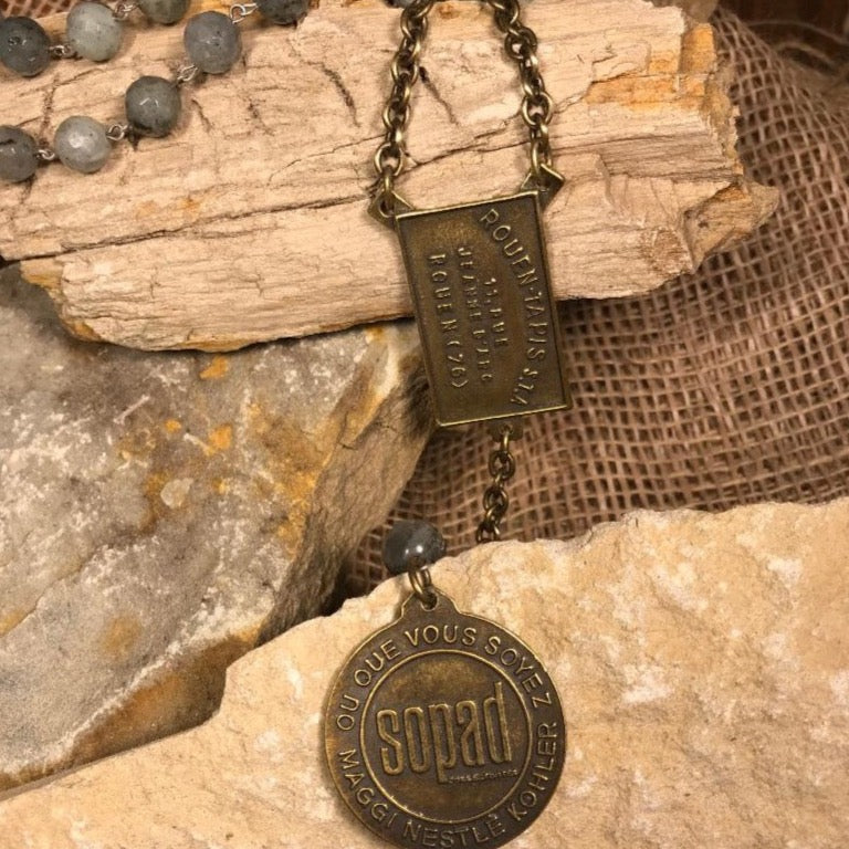 Labradorite with Brass Wire and Rouen-Tapis Sopad Medallion Necklace