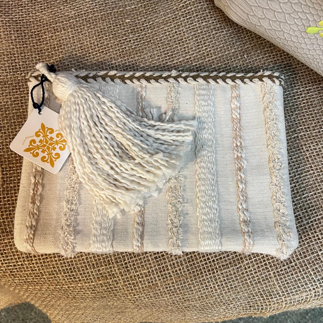 Breezy Zipper Pouch