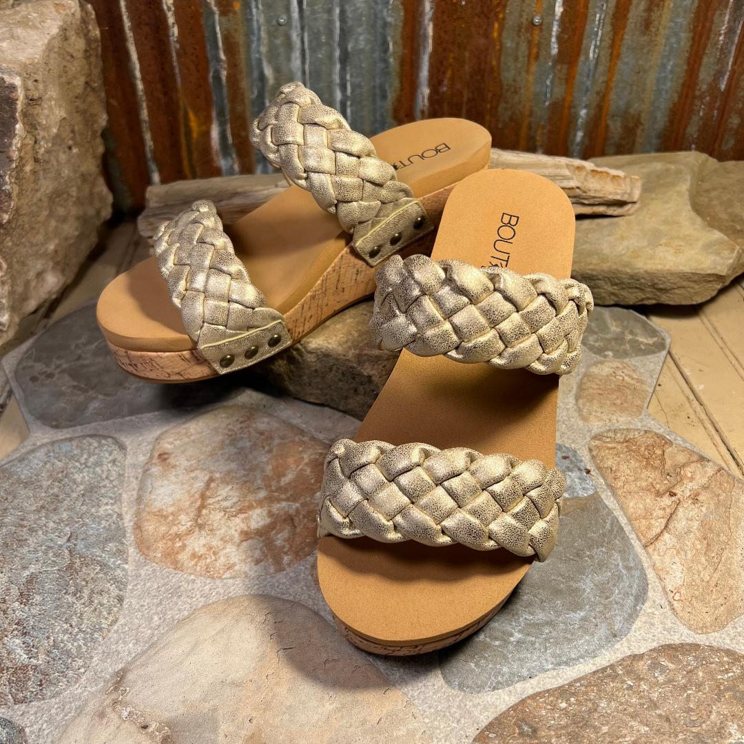 Delightful Gold Wedge/Sandal