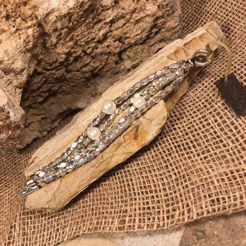 End Pearl Bracelet by UNOde50