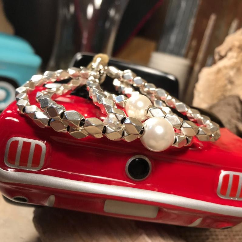 End Pearl Bracelet by UNOde50