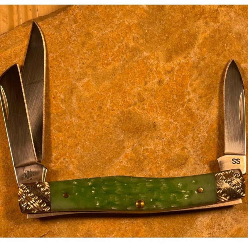 Jigged Emerald Green Bone Medium Stockman Knife
