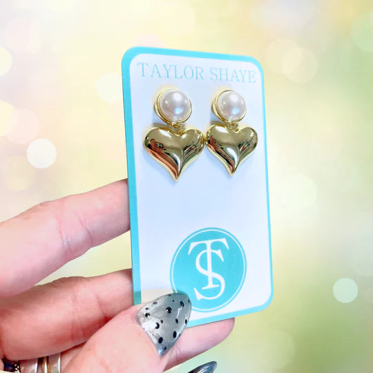 Amanda Pearl Heart Stud Earrings