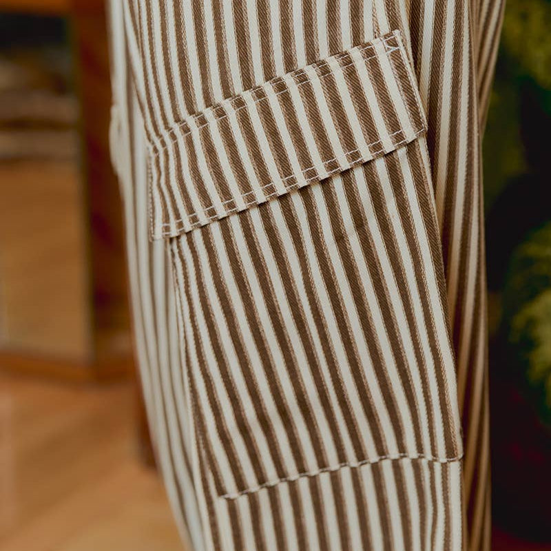 BARREL PANTS WITH CARGO POCKETS
