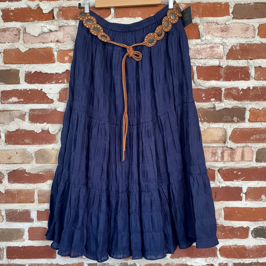 WOVEN TEXTURED TIERED PULL ON SKIRT W/ BELT