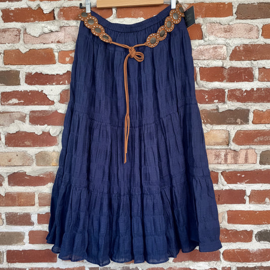 WOVEN TEXTURED TIERED PULL ON SKIRT W/ BELT