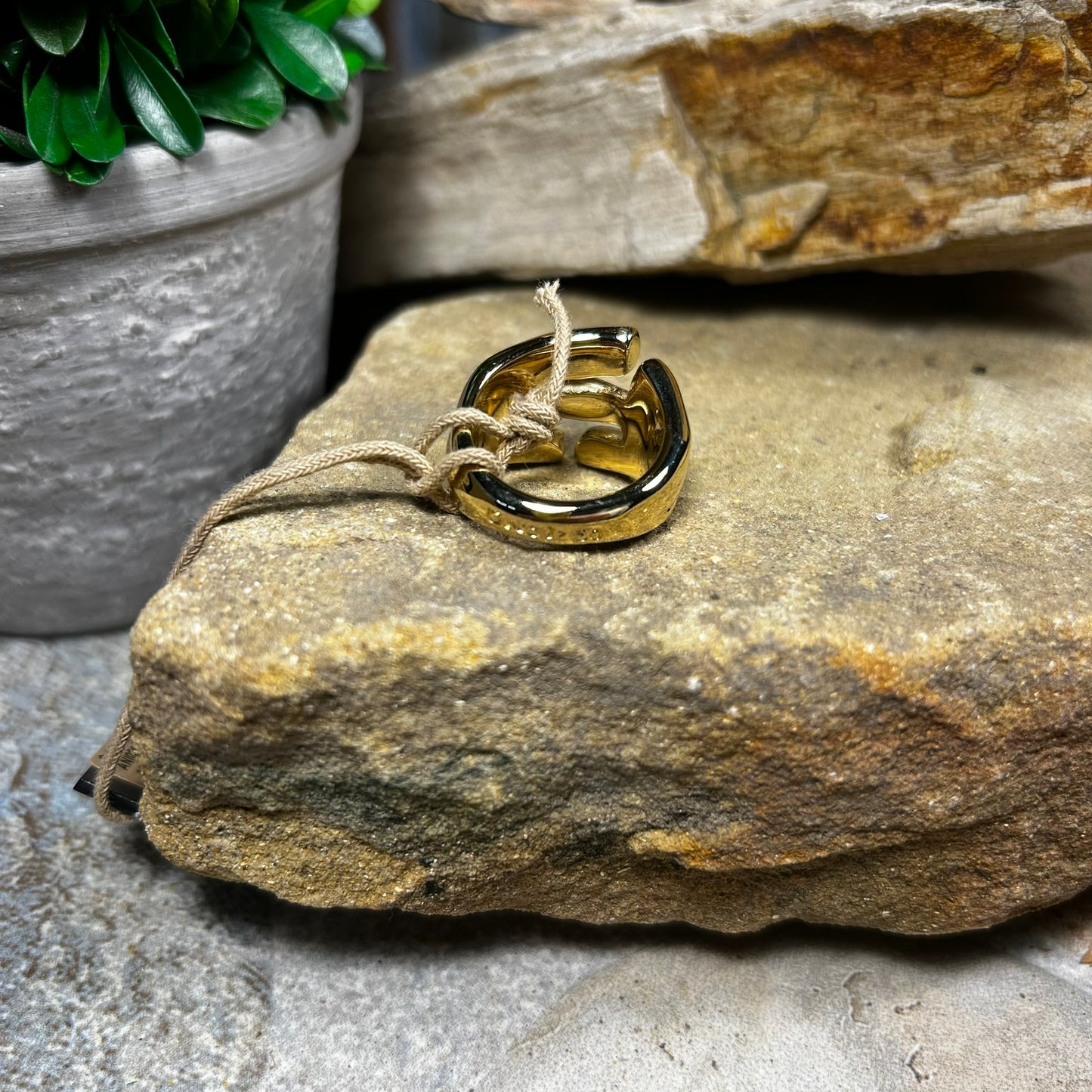 Gold Electrik Ring