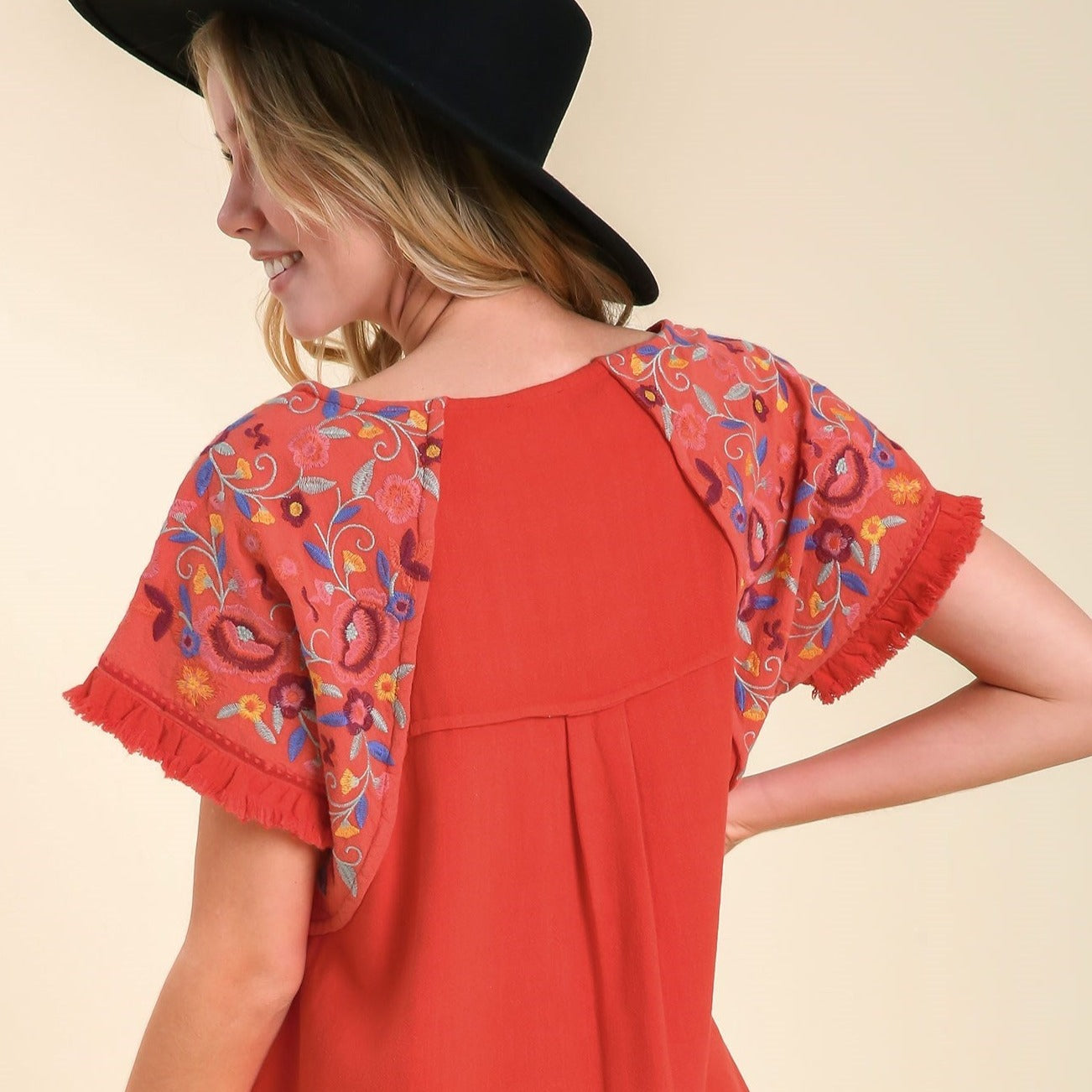 Embroidery Round Neck Short Sleeve Linen Top