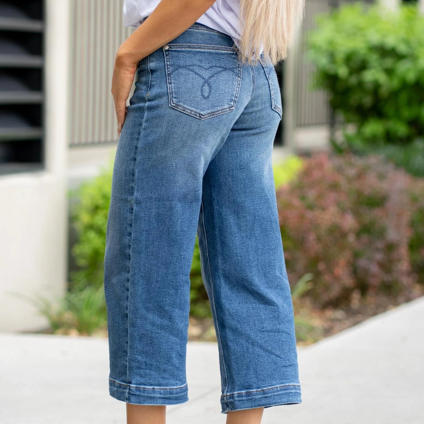 Judy Blue Mid Rise Cropped Wide Leg Jeans