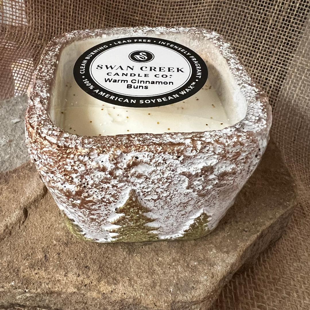 Warm Cinnamon Buns 10oz Vintage Winter Theme