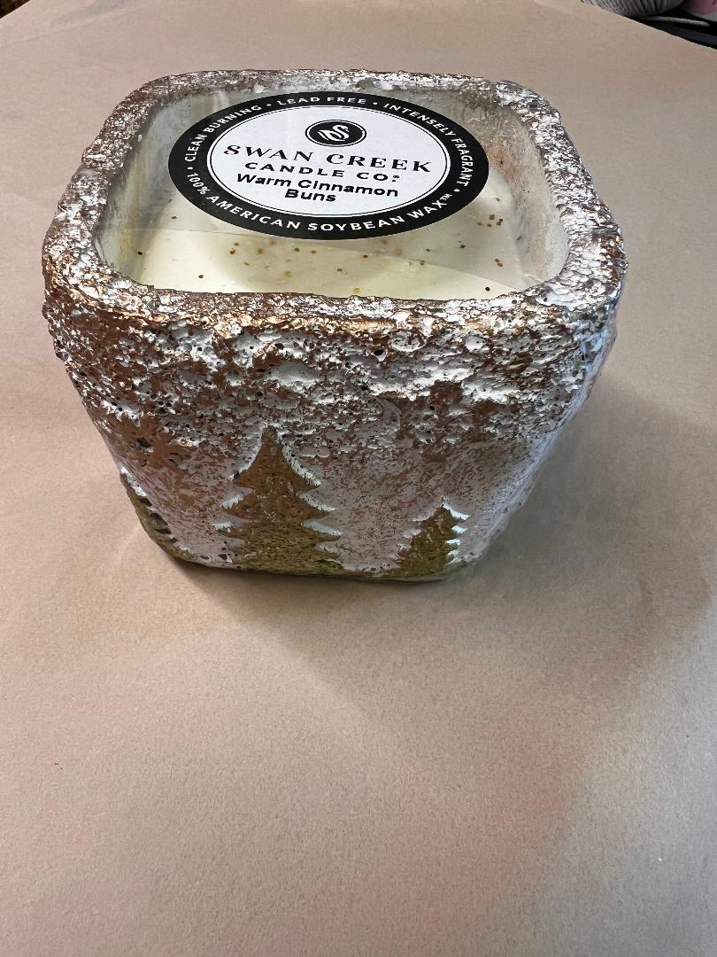 Warm Cinnamon Buns 10oz Vintage Winter Theme
