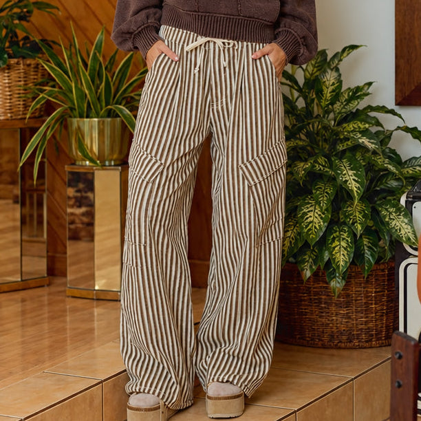 BARREL PANTS WITH CARGO POCKETS