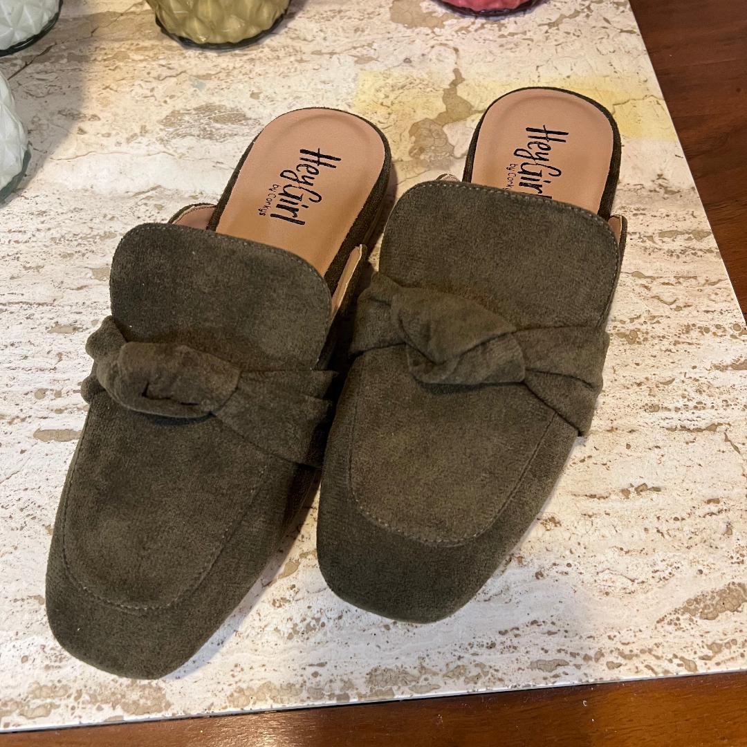 Clingy Faux Suede Low Mule