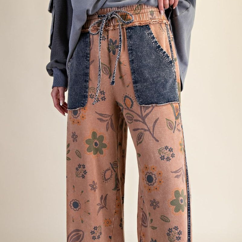 FLORAL PRINTED MINERAL WASHED PANTS