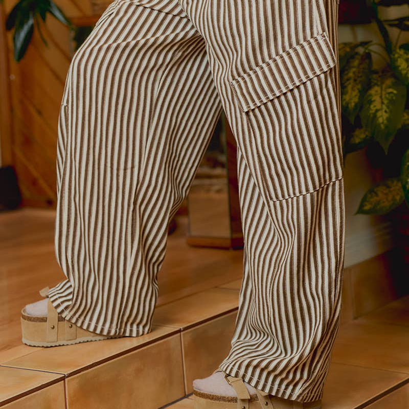 BARREL PANTS WITH CARGO POCKETS