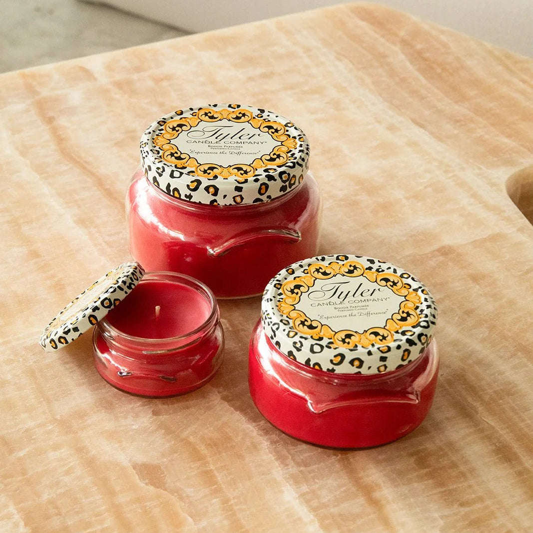 A Christmas Tradition Candles and Melts (Different Sizes Available)