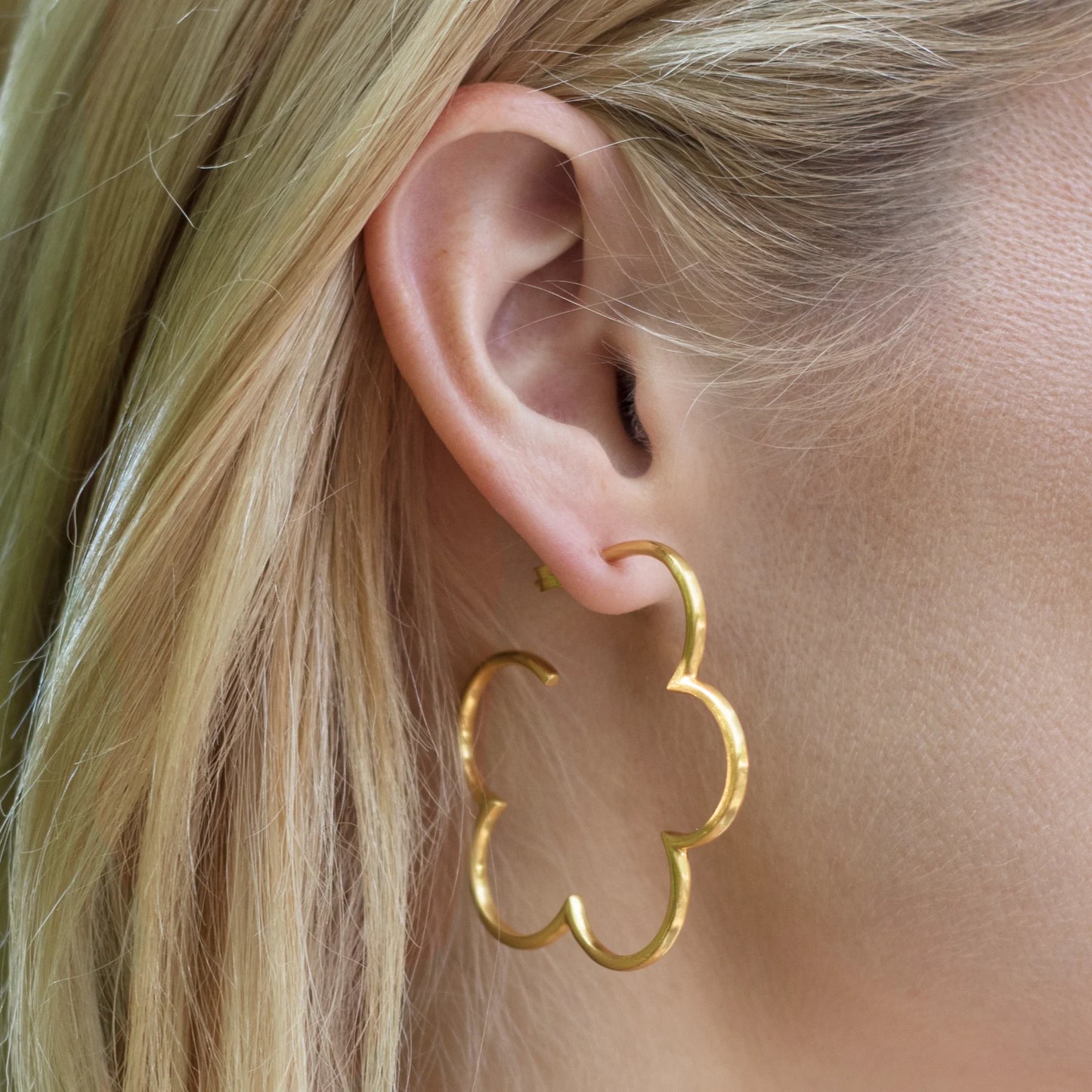 Gardenia Gold Hoop Earrings