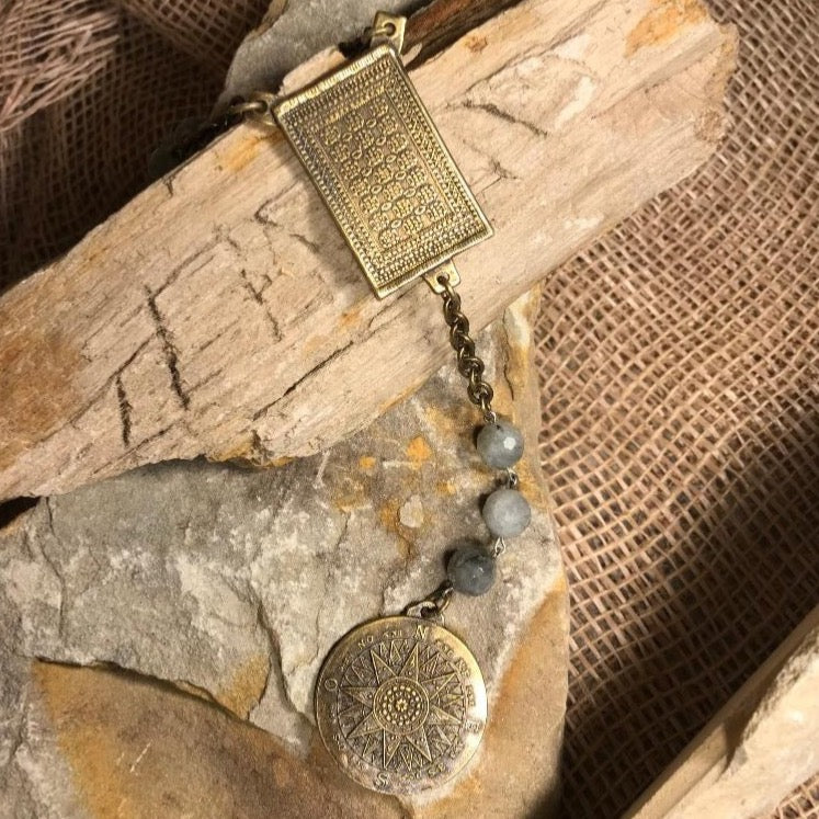 Labradorite with Brass Wire and Rouen-Tapis Sopad Medallion Necklace