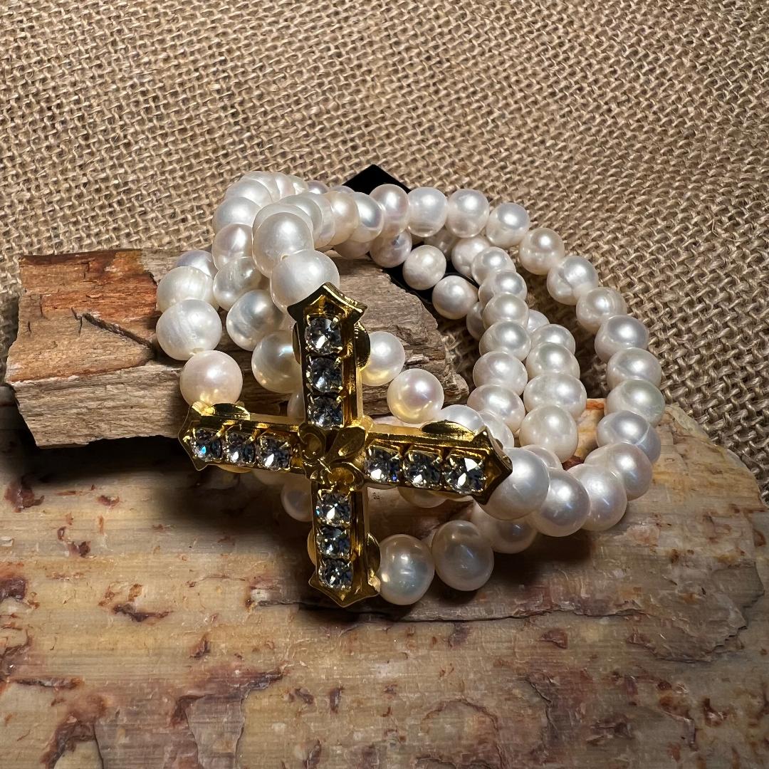 Triple Strand White Pearl with Austrian Crystal French Kiss Pendant Bracelet