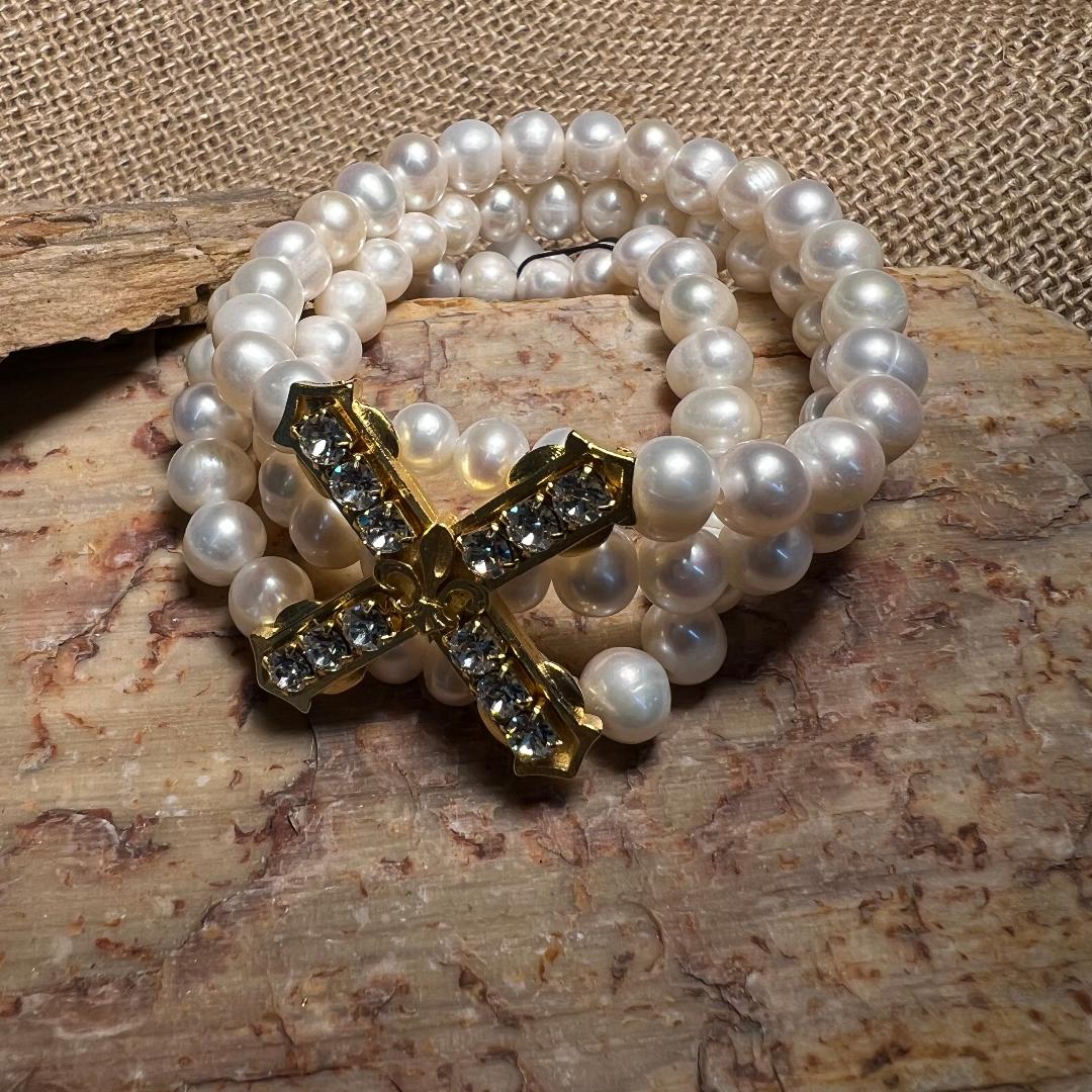 Triple Strand White Pearl with Austrian Crystal French Kiss Pendant Bracelet