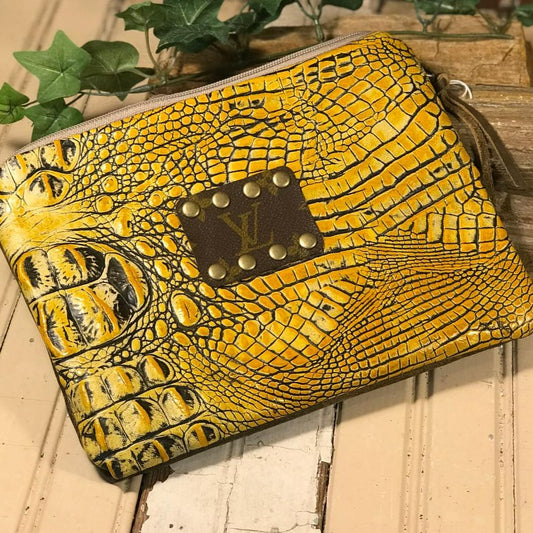 Upcycled LV Wristlet Wallet – Molly Malone's Boutique